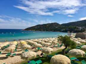Seaside apartment Baja Sardinia 6pl July 150 m from smeraldo beach Baja Sardinia